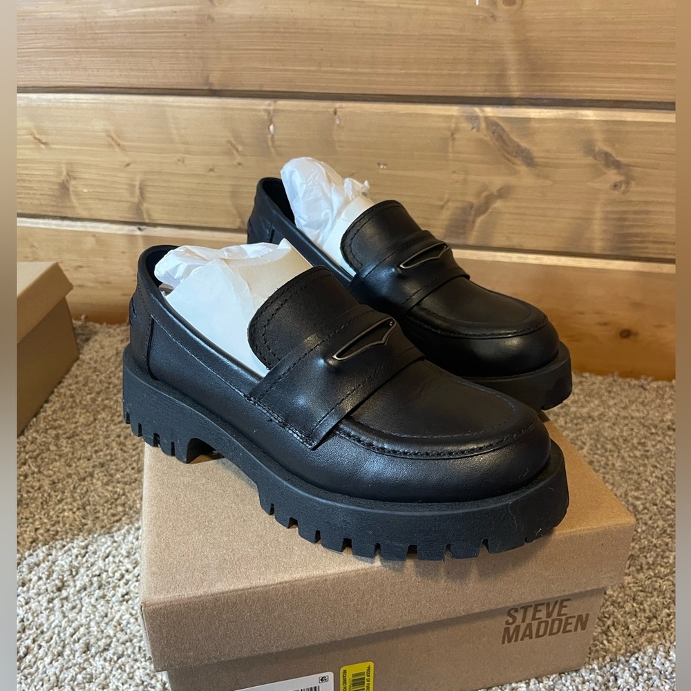 Steve Madden Lawrence Black Leat Loafers